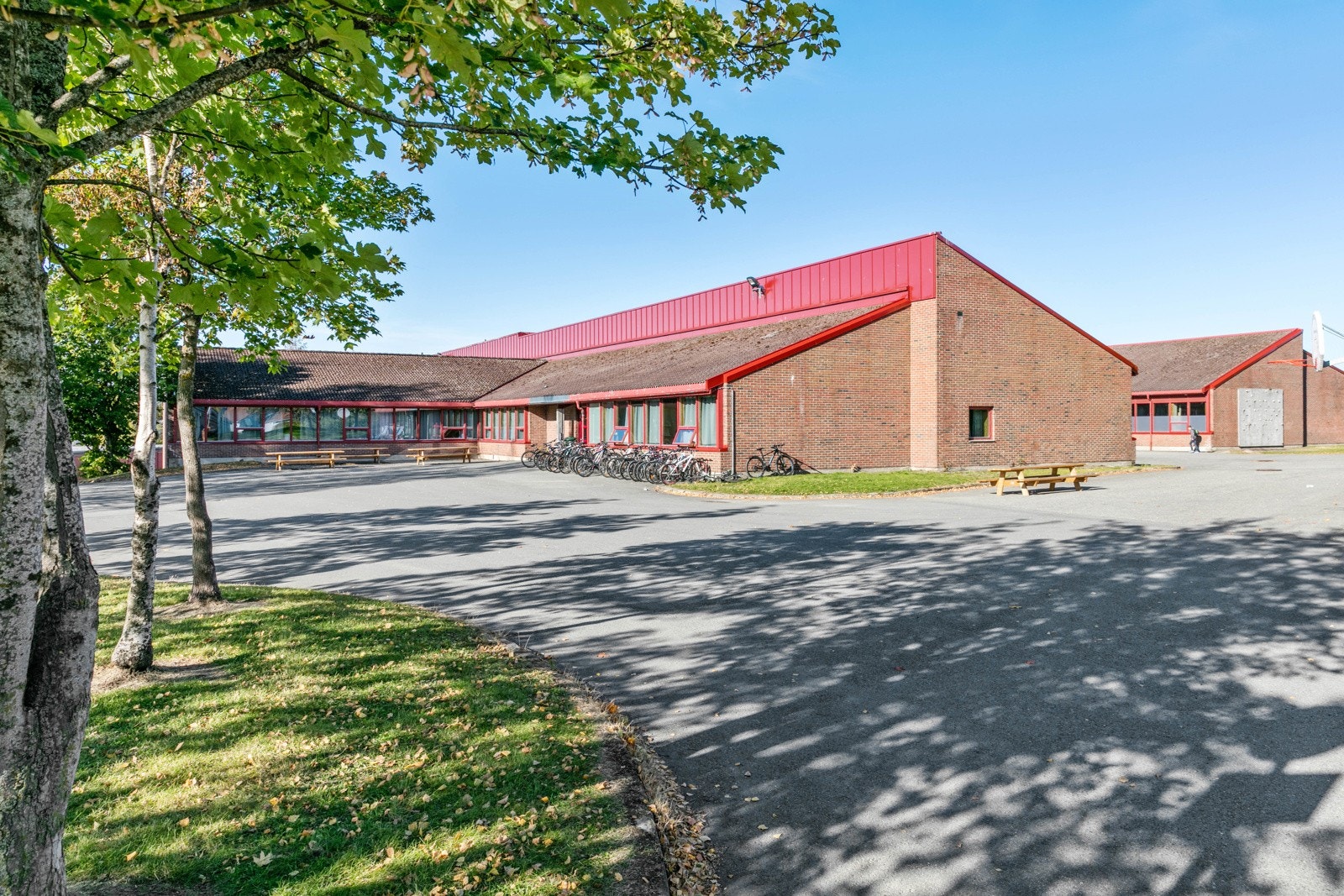 Hoeggen ungdomsskole ligger 3 minutter unna med sykkel. Galleribilde