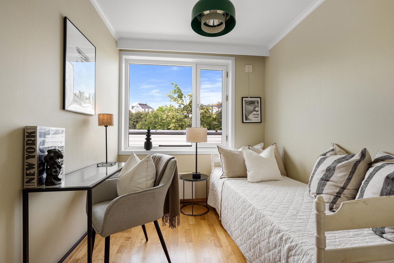 Soverom to kan brukes som barnerom, kontor eller gjesterom. Galleribilde