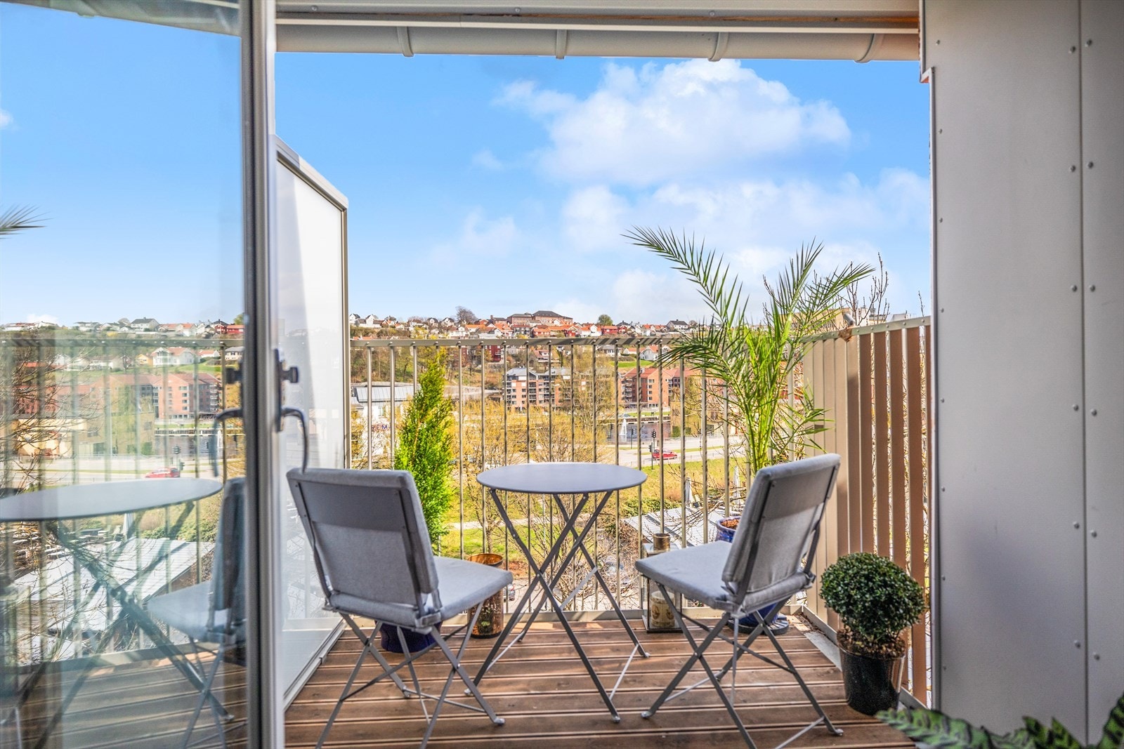 En nydelig balkong med fantastiske utsiktsforhold. Galleribilde