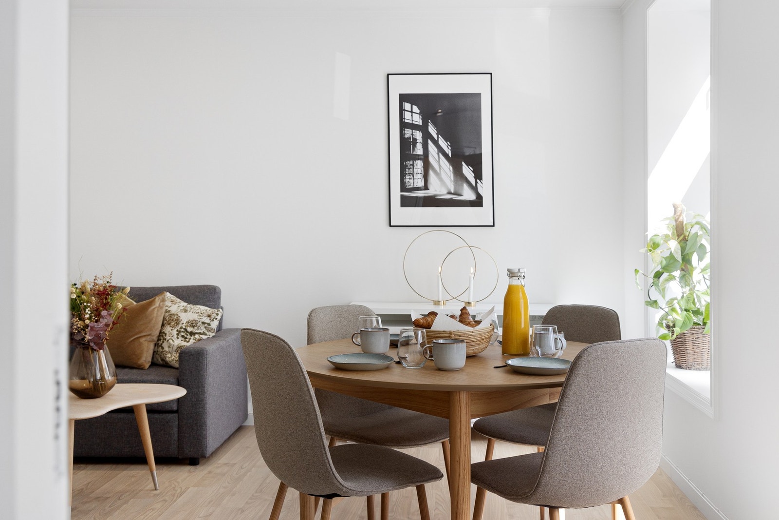 Det er også rom for øvrig ønsket møblement, som for eksempel bokhylle eller lesekrok. Galleribilde