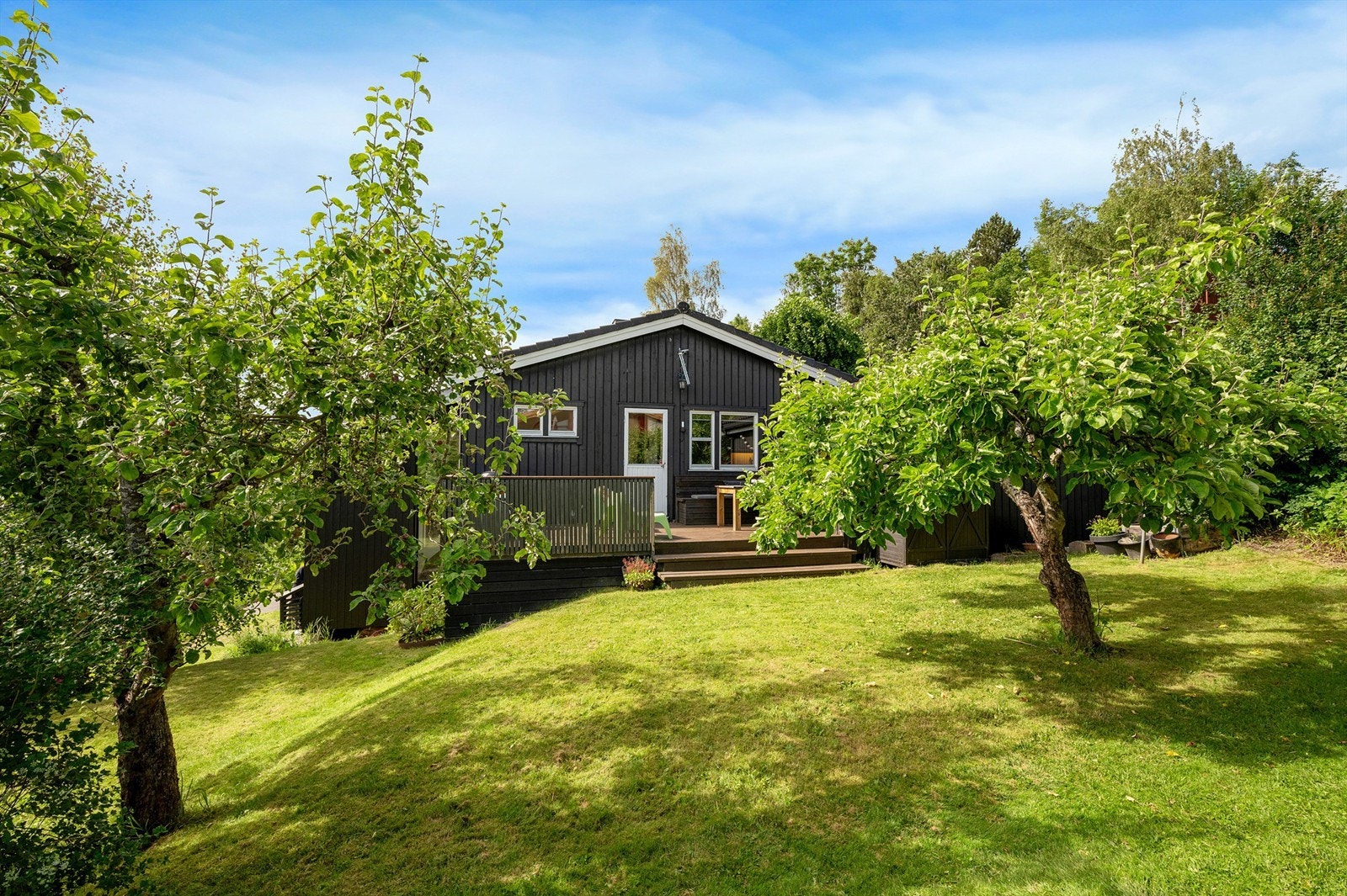 Beliggenheten gir enkel tilgang til dagligvarebutikker, kjøpesentre, bakeri og fine turområder. Galleribilde