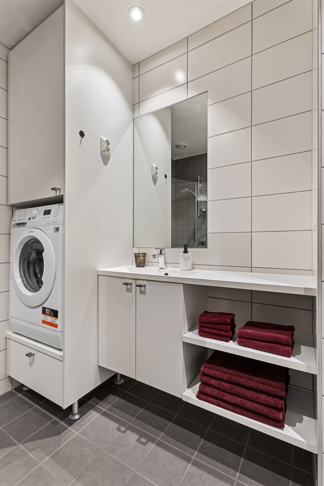 Badet har varme i gulv. Galleribilde