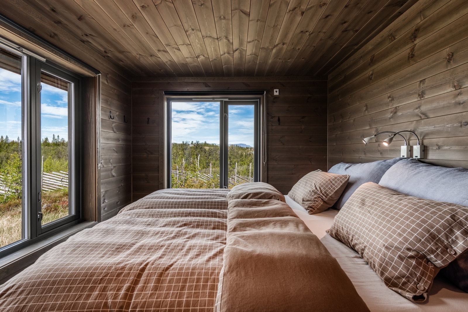 Sov godt i myke dyner, omringet av frisk fjelluft Galleribilde