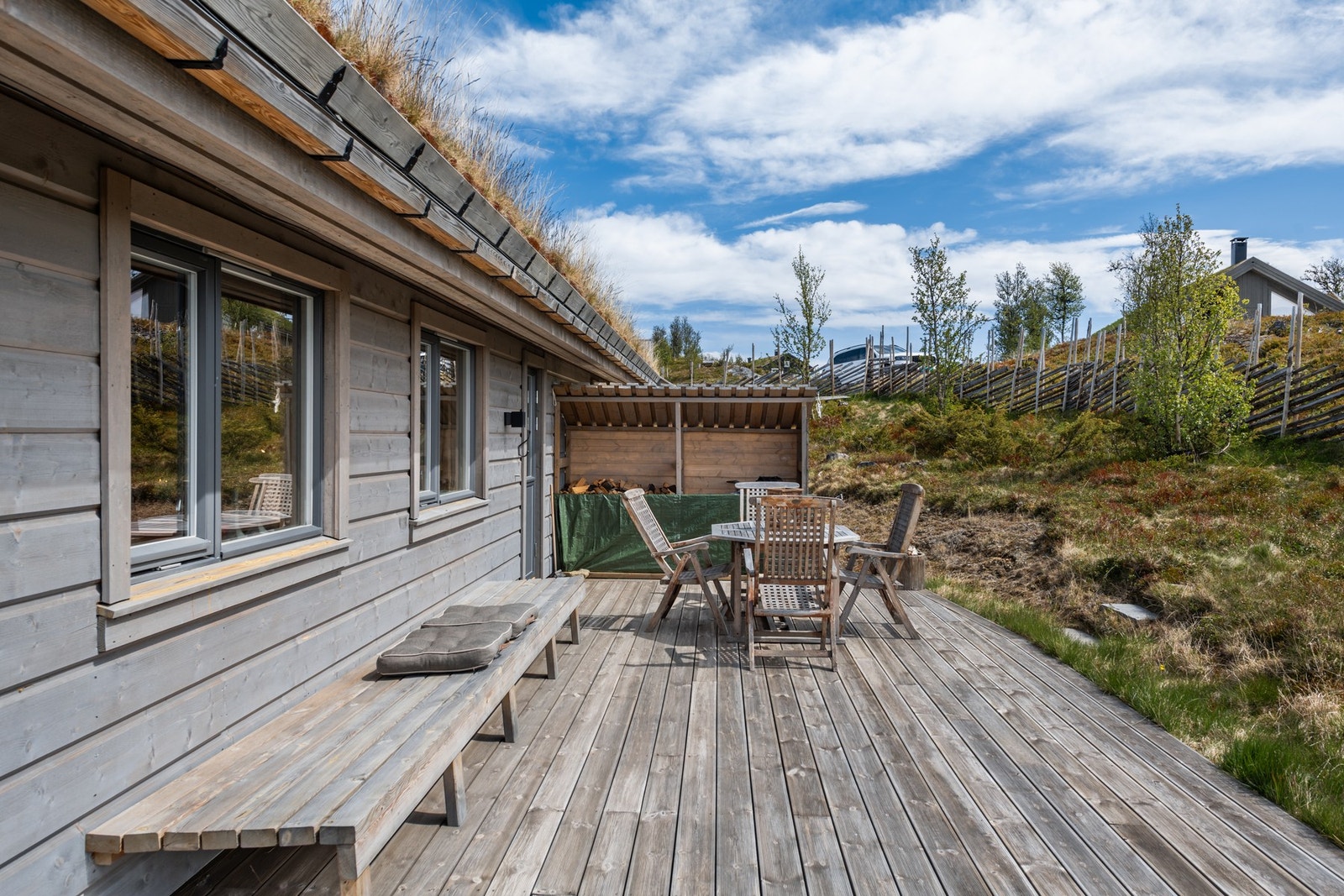 Finn deg til rette i solveggen Galleribilde