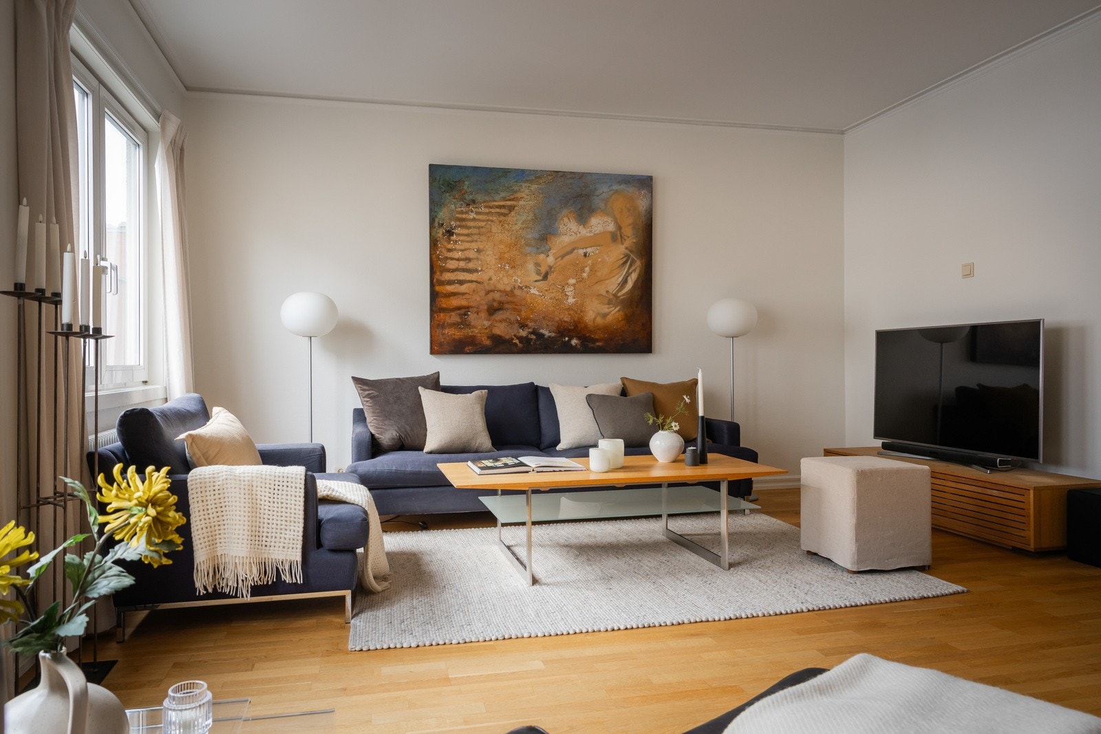 Størrelsen på stuen gjør at det er mulig å etablere et ekstra soverom, se alternativ planløsning Galleribilde