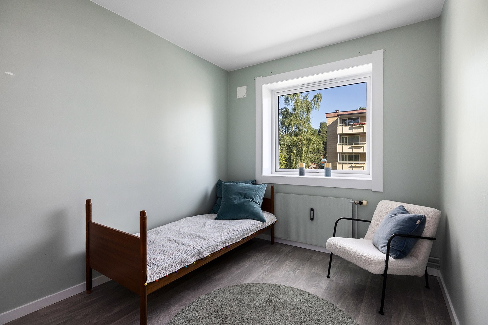 Soverom 2 av god størrelse, kan også brukes som kontor. Galleribilde