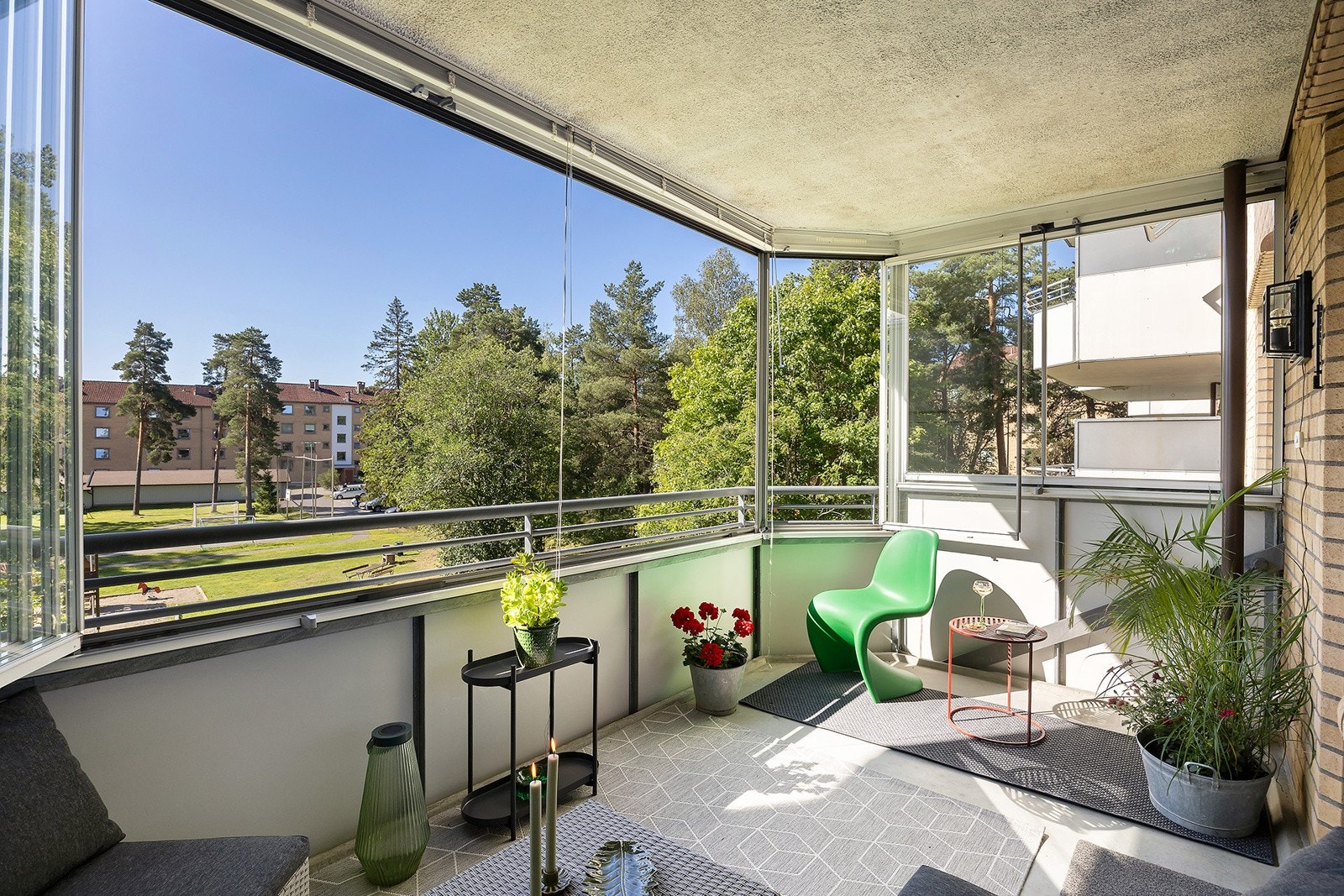 Solrik romslig balkong ca 12 kvm Galleribilde