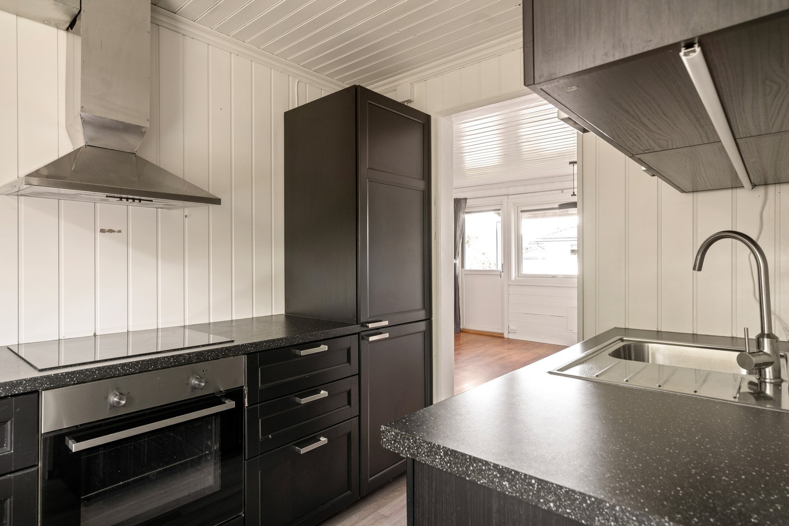 Godt vedlikeholdt kjøkkeninnredning. Galleribilde