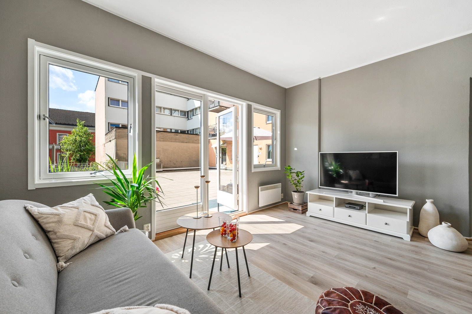 Velkommen til Gamle Kirkeplass 4 - Presentert av Hossein - For visning eller spørsmål kontakt på tlf. 99527446 Galleribilde