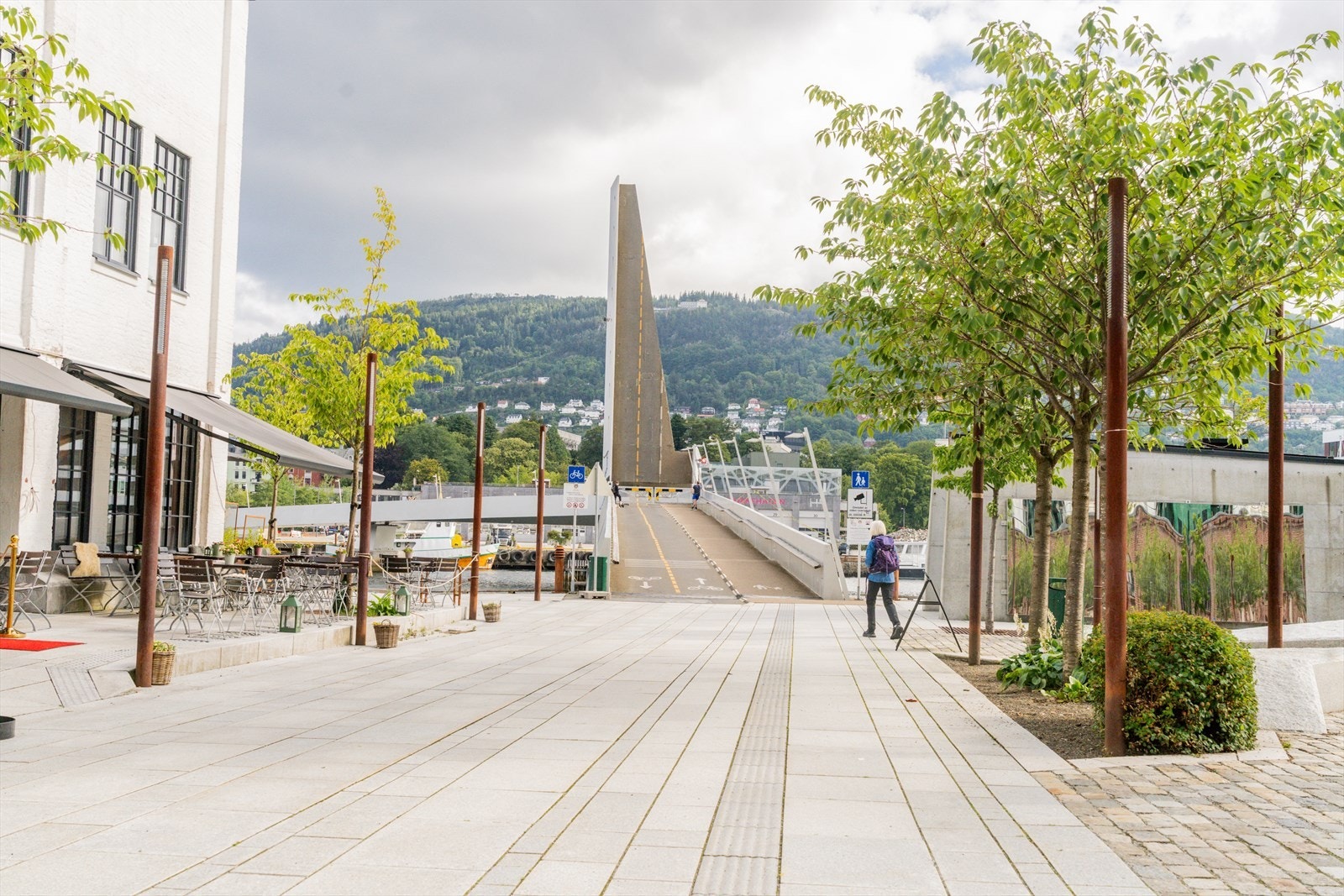 Tar du turen over Småpudden, venter en liten bystrand ved Nygårdsparken, perfekt for et avbrekk på solfylte dager. Galleribilde