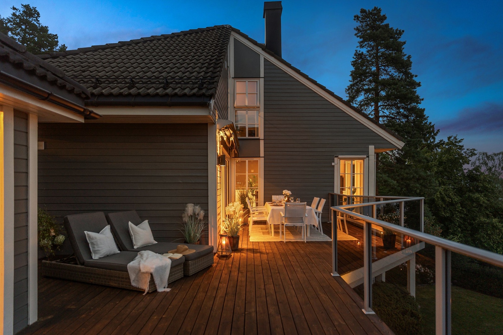 Beliggenheten er etterspurt i grensen til skog og mark, med turområder i bakhagen og gangavstand til Bragernes. Galleribilde