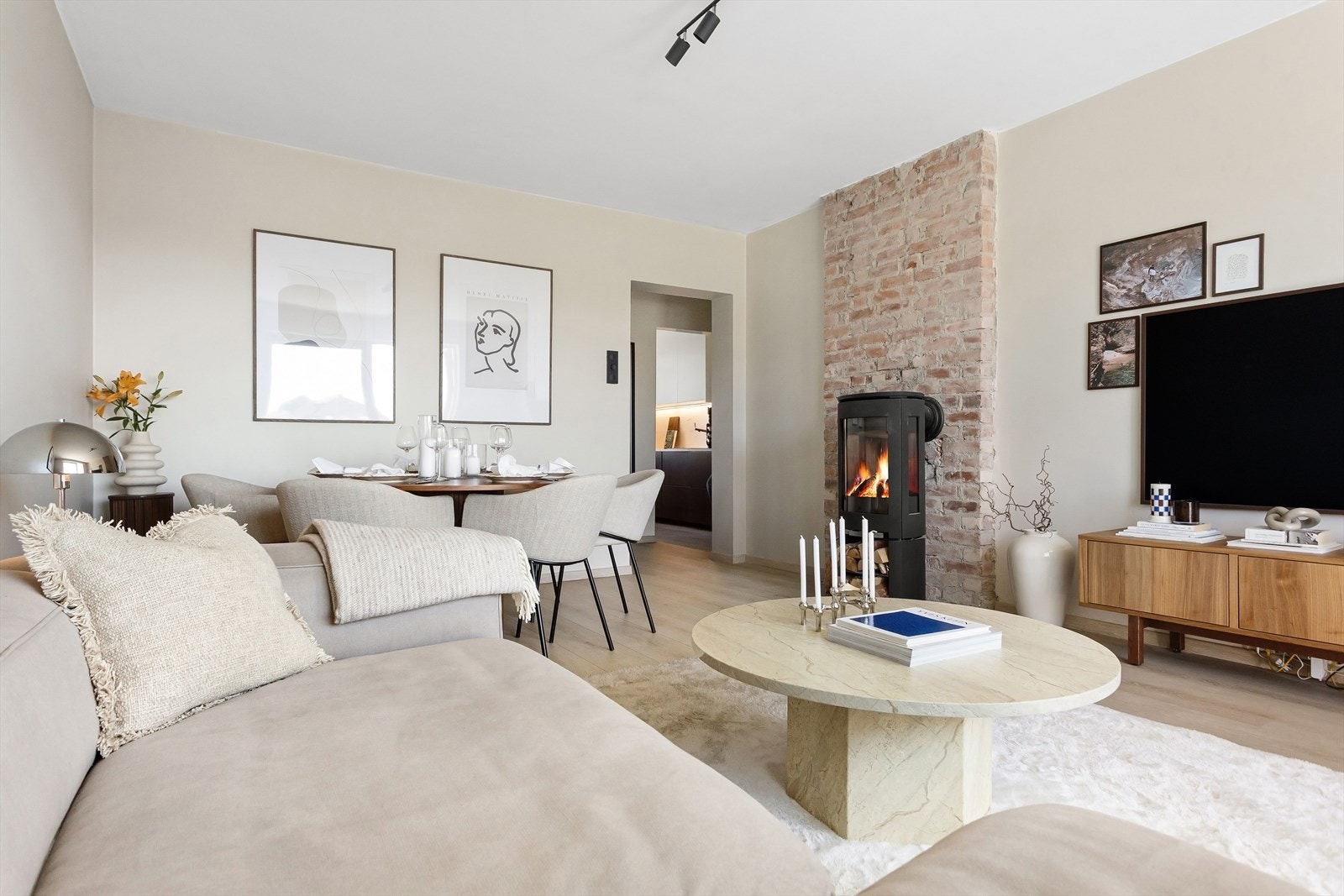 Tv og internett er inkludert i felleskostnadene Galleribilde