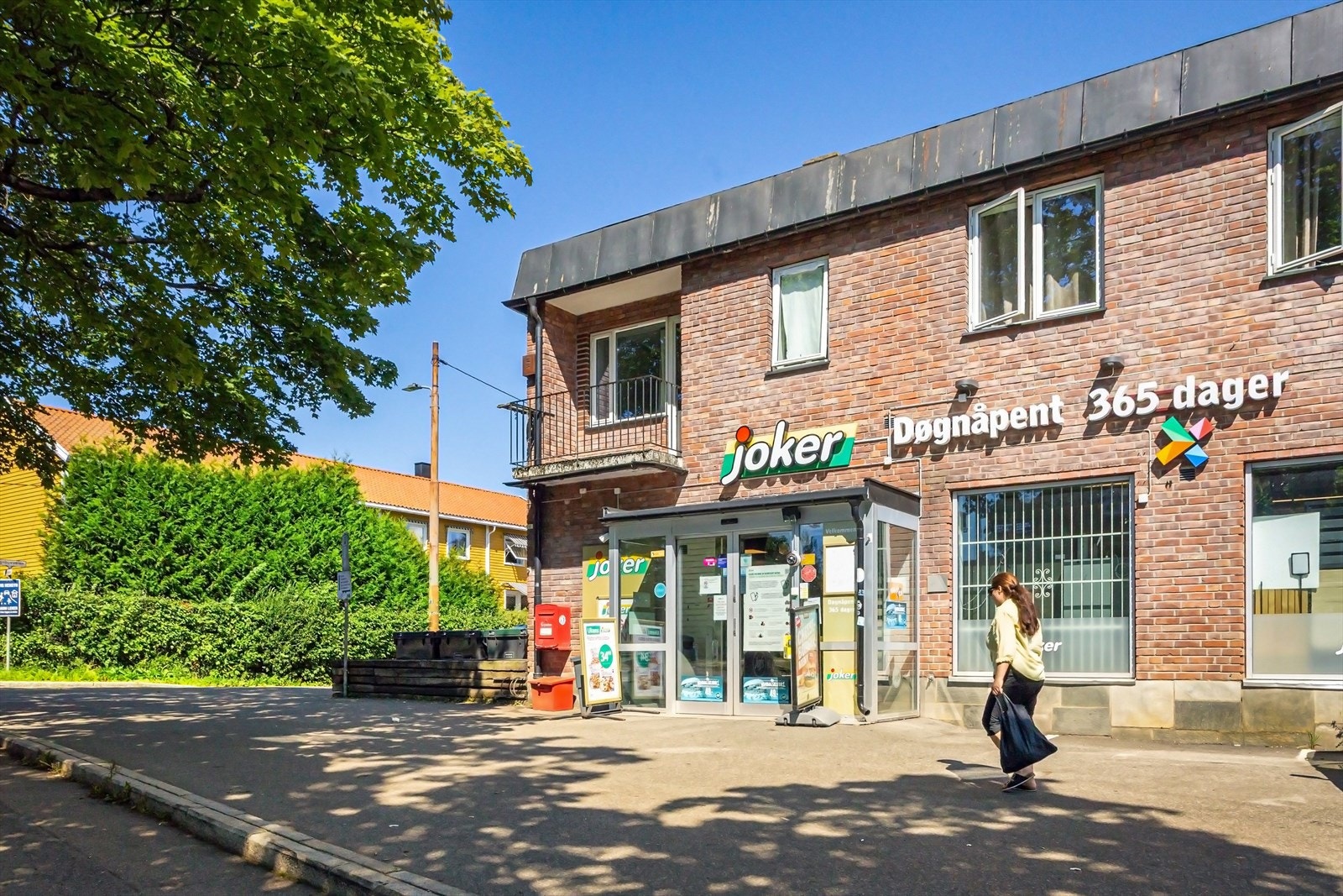 Døgnåpen dagligvarebutikk ligger 2 minutters gange fra boligen Galleribilde