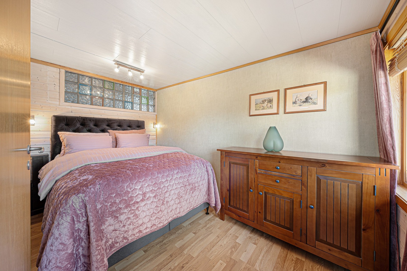 Soverommet i 2.etasje er på 8,3m². Galleribilde