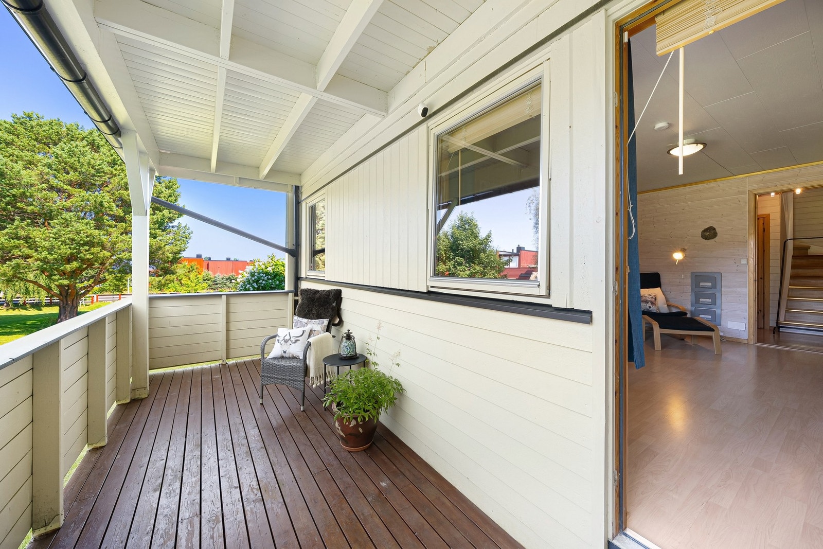 Fra soverommet har man utgang til en romslig terrasse på 11m². Galleribilde