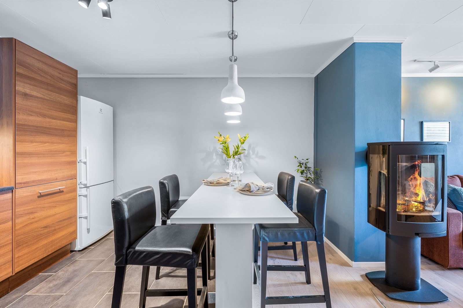 Det passer utmerket å innrede med et spisebord ved kjøkkeninnredningen. Galleribilde