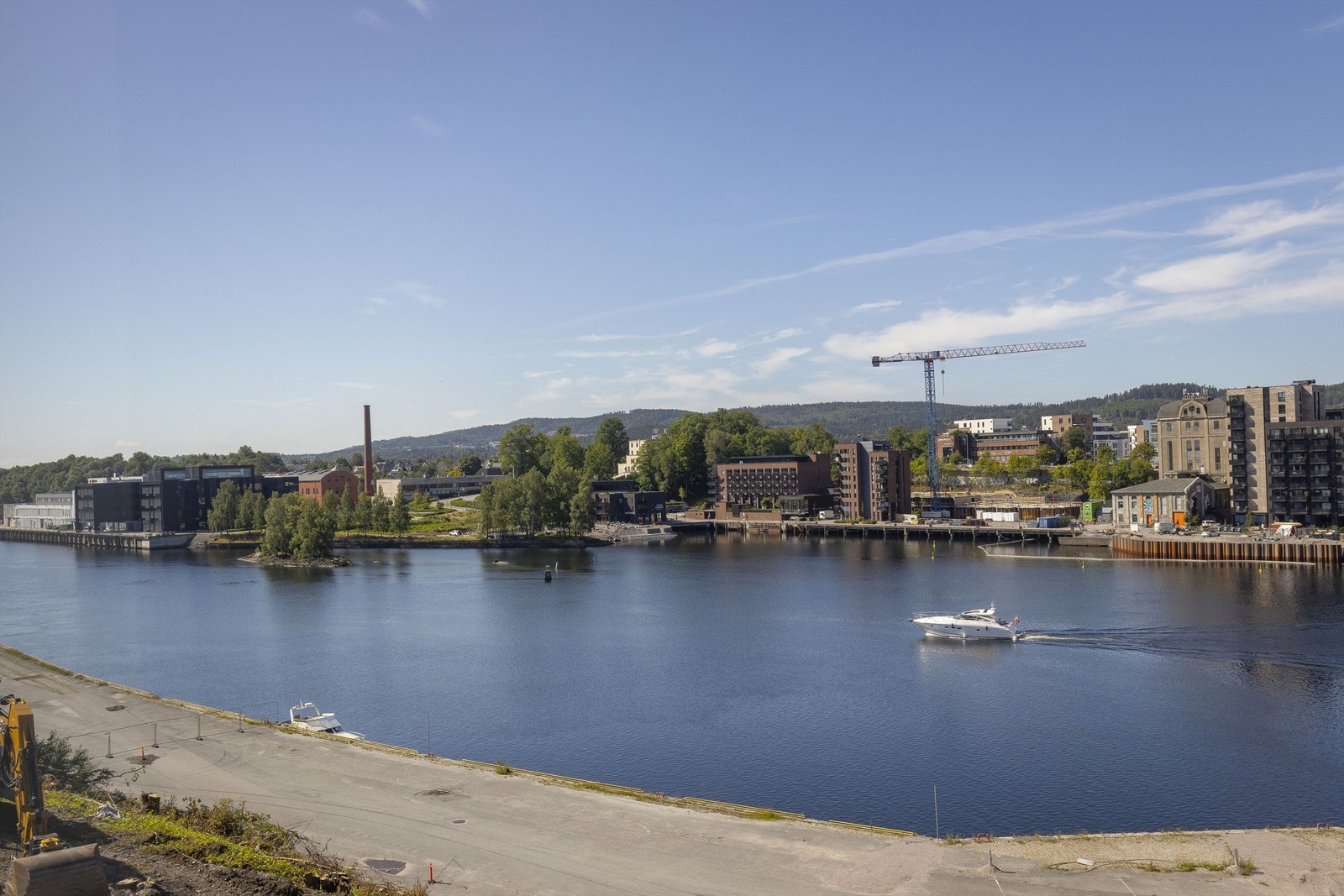 Skien Brygge skal bygges i denne retningen og vil påvirke utsikt etc Galleribilde
