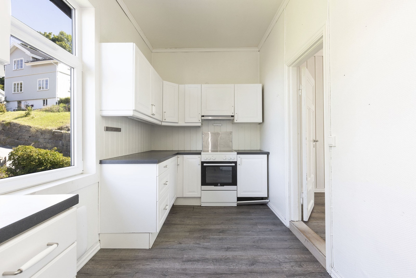 Kjøkken. Hvitevarer medfølger. Galleribilde