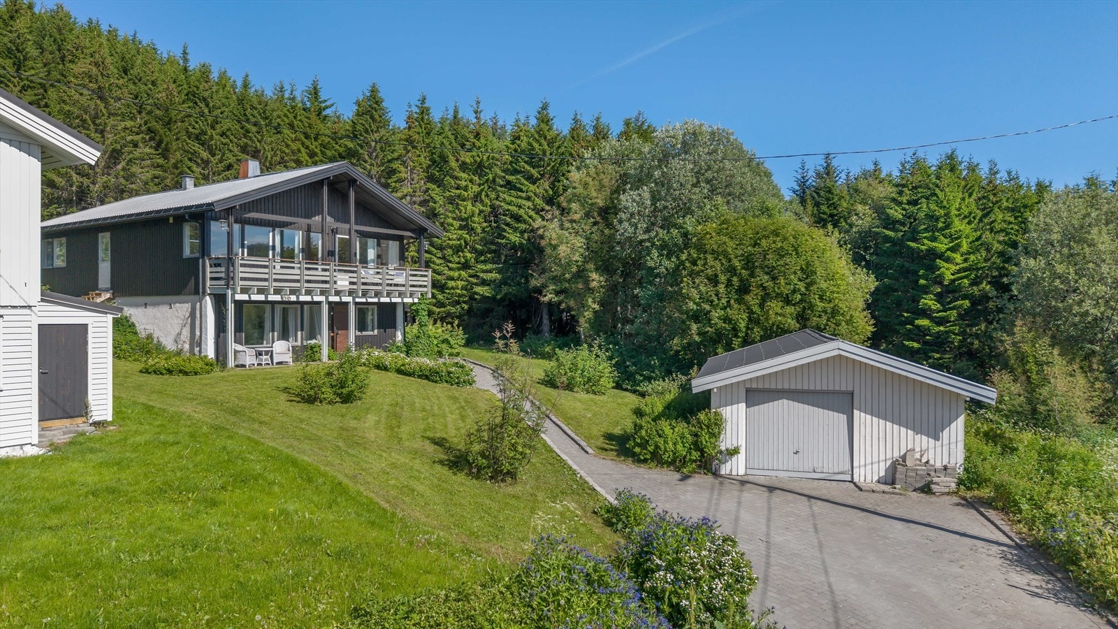 Unik mulighet spesielt med tanke på beliggenhet. Endetomt i stille og rolige Gråtindvegen. Galleribilde