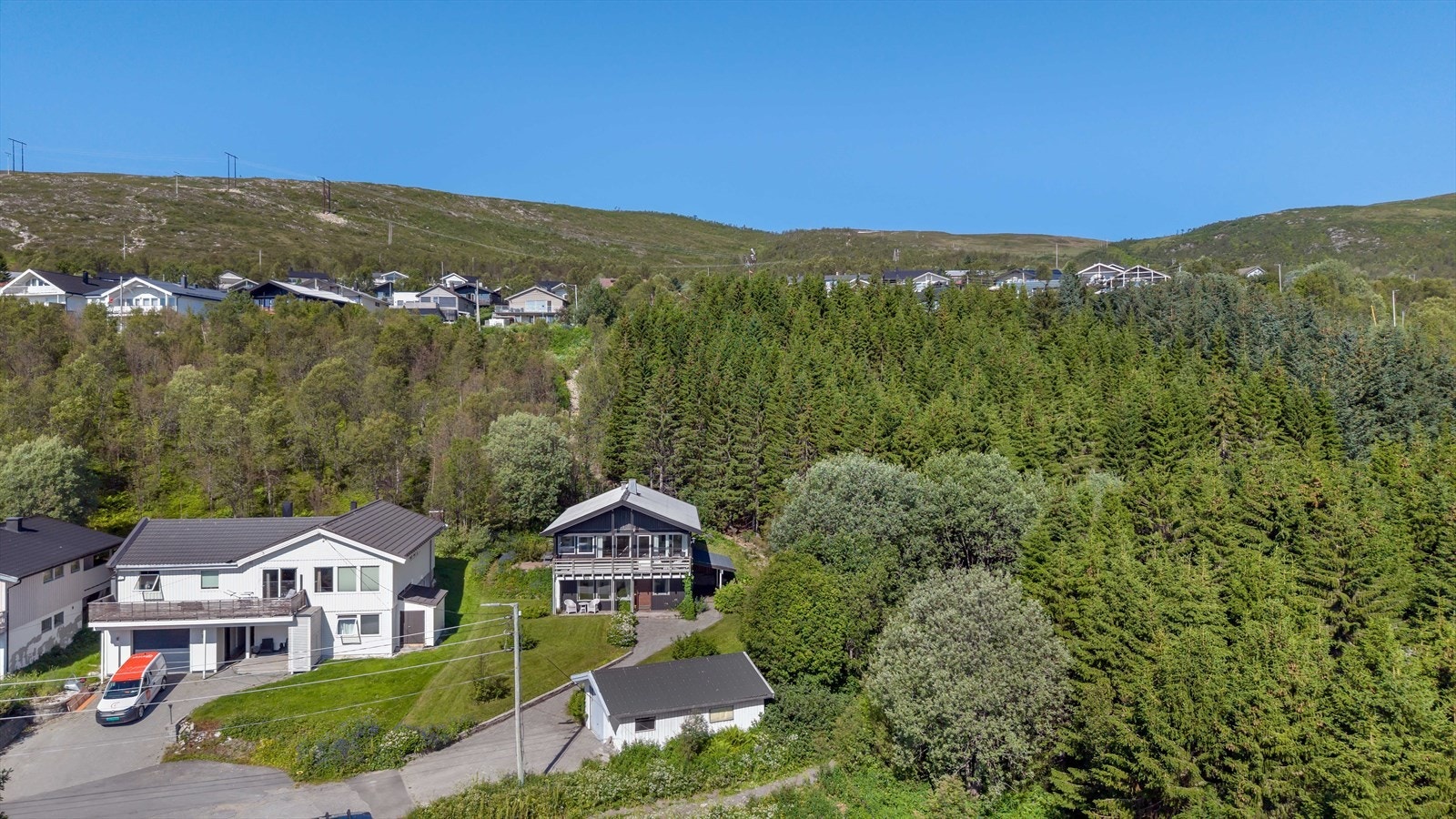 Hjem Eiendomsmegling v/ eiendomsmegler Robin I. Martinsen presenterer Gråtindvegen 56! Galleribilde