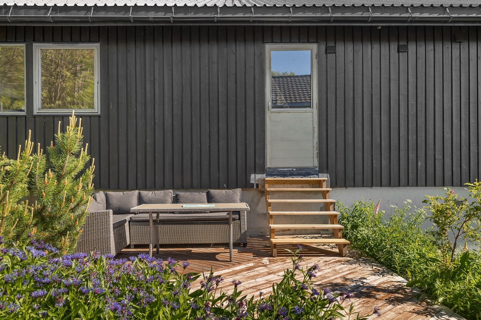 Utgang til markterrasse mot sør. Galleribilde