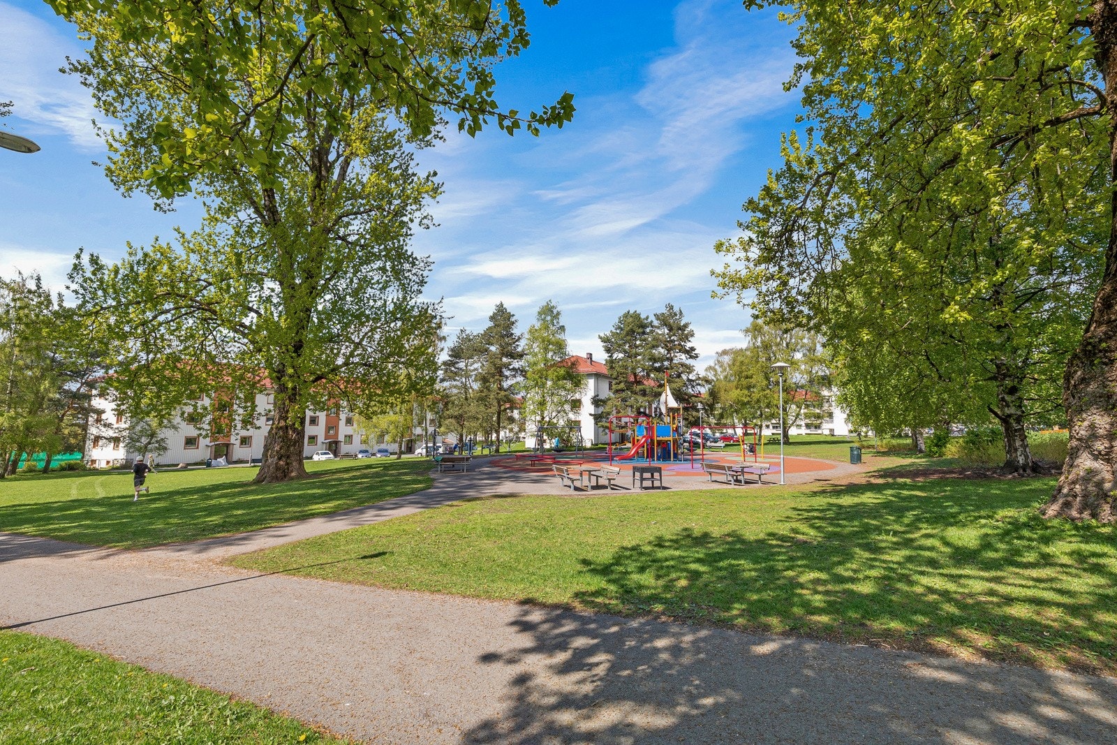 Etterstad har flere parkområder Galleribilde