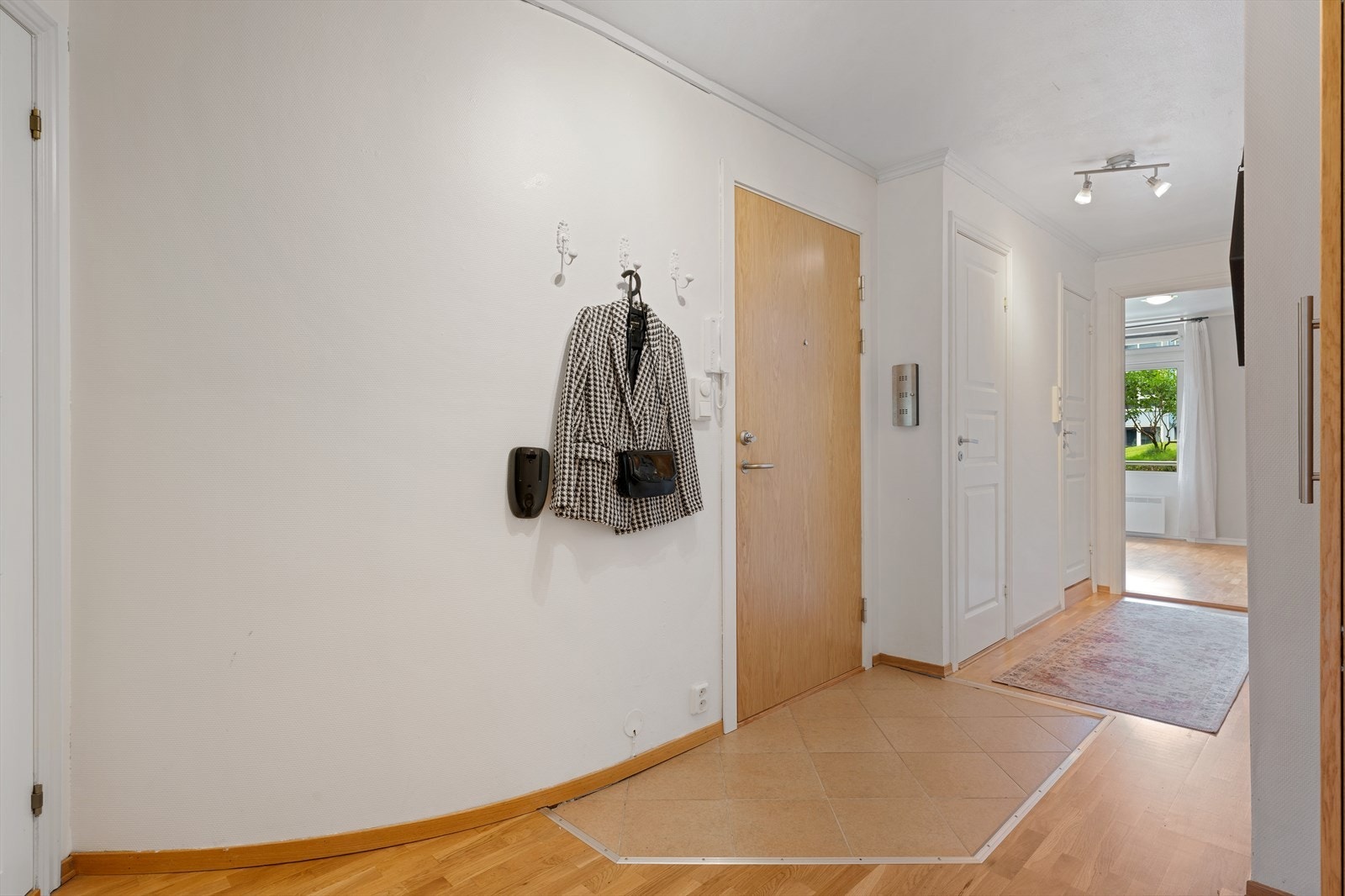 - Leiligheten disponerer to eksterne boder - Gull verdt for ekstra lagringsplass - Galleribilde