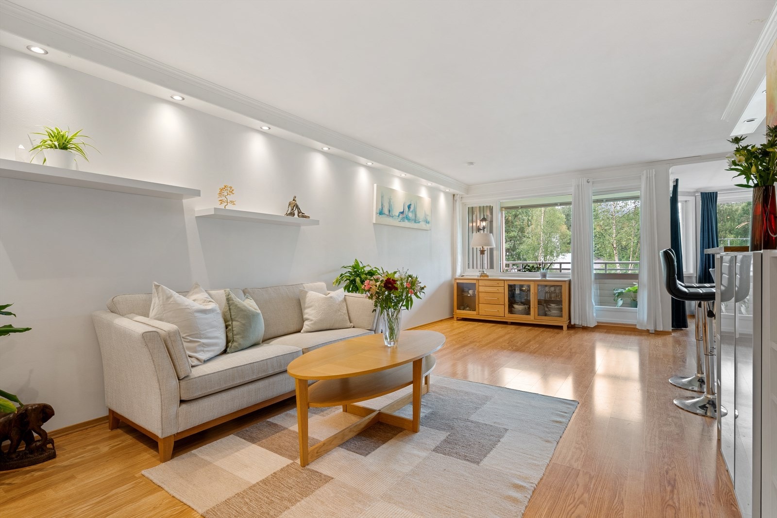 - Her får du mye inkludert i felleskostnader, som blant annet varmtvann og tv/internett - Galleribilde