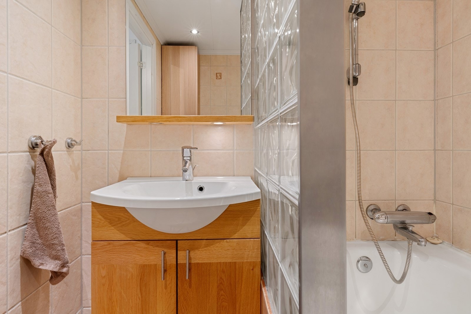 - Et praktisk og funksjonelt baderom - Galleribilde