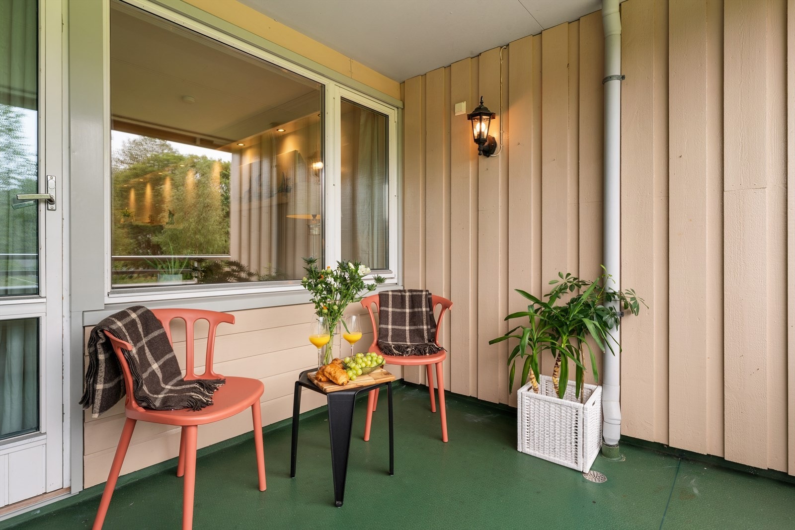 - Bruksmulighetene er enda større ettersom at balkongen er overbygd - Galleribilde