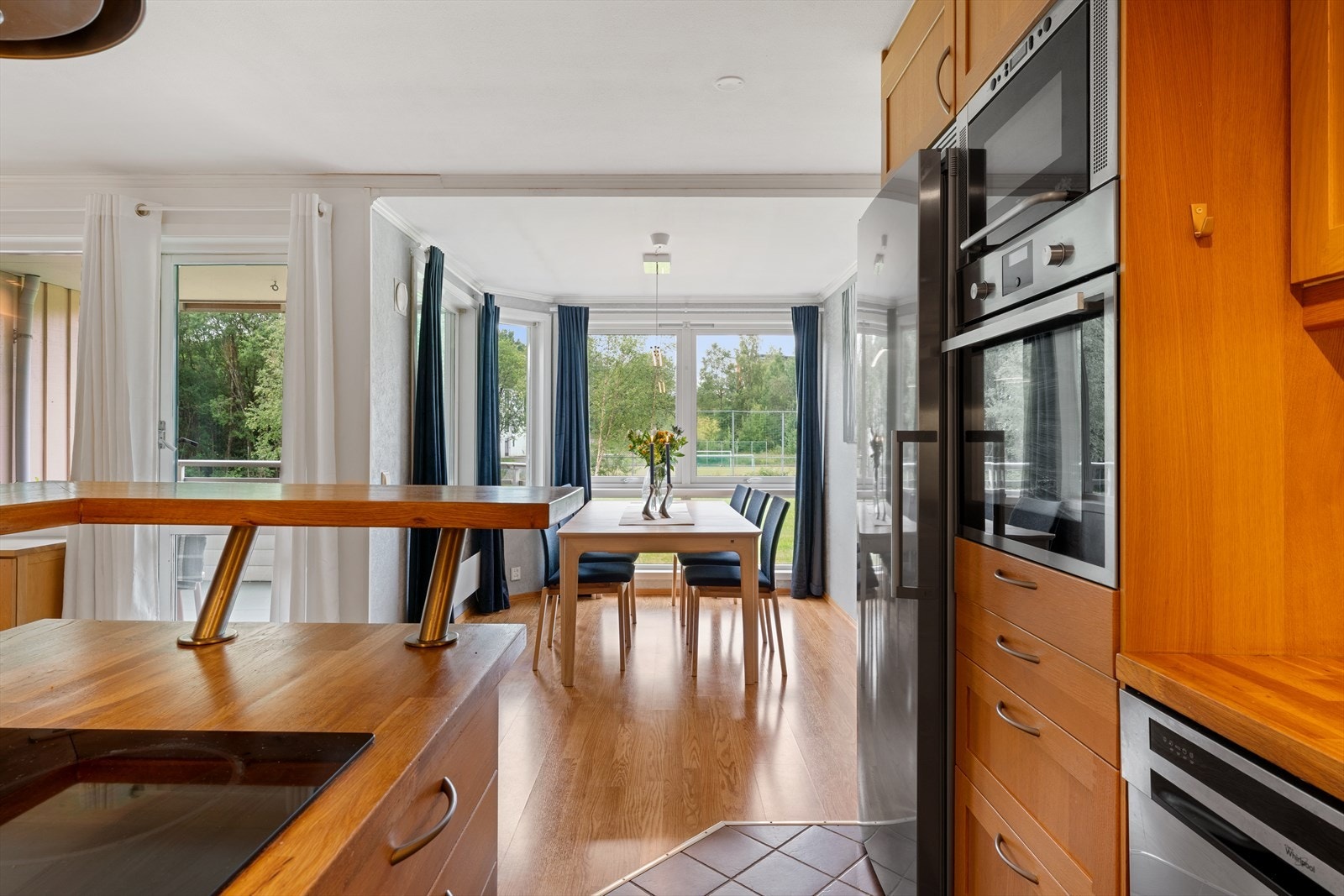 - Den gode skap- og benkeplassen gjør matlagingen til en drøm - Galleribilde