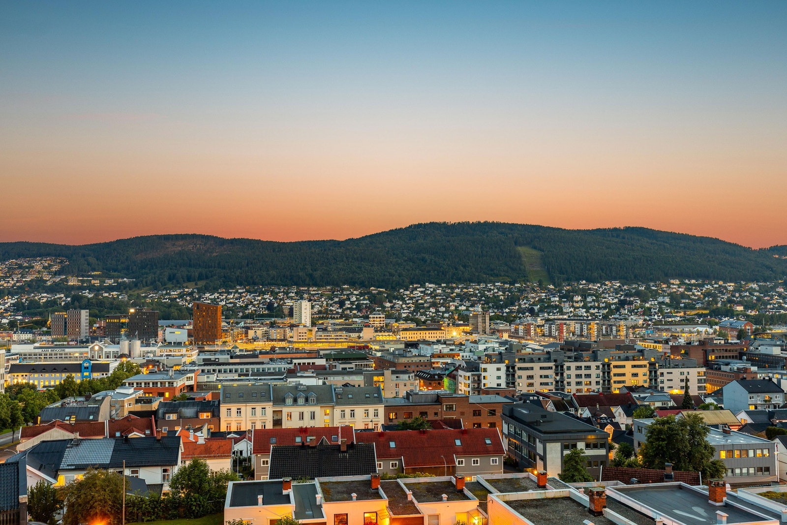 Nyt en herlig utsikt over byen. Galleribilde