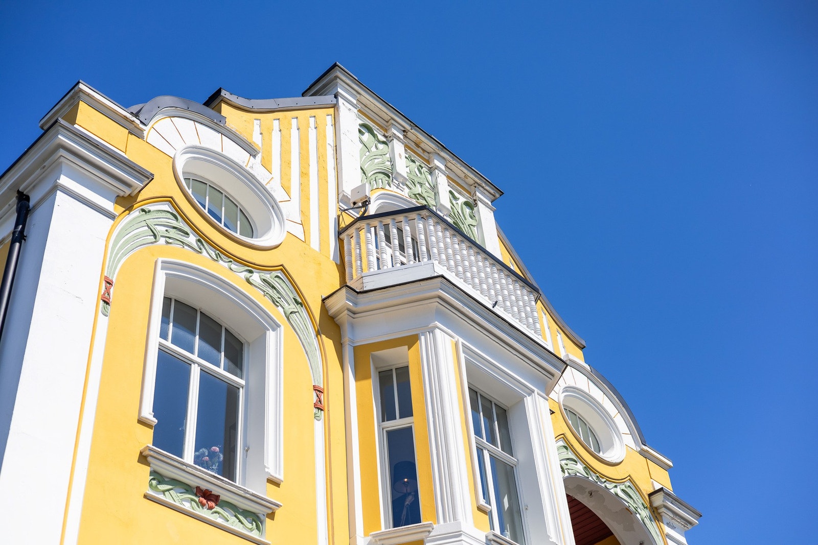 Beliggenheten kombinerer det beste av to verdener - enkel tilgang til byens fasiliteter og kollektivtransport, samtidig som du bor skjermet fra de mest trafikkerte gatene. Galleribilde