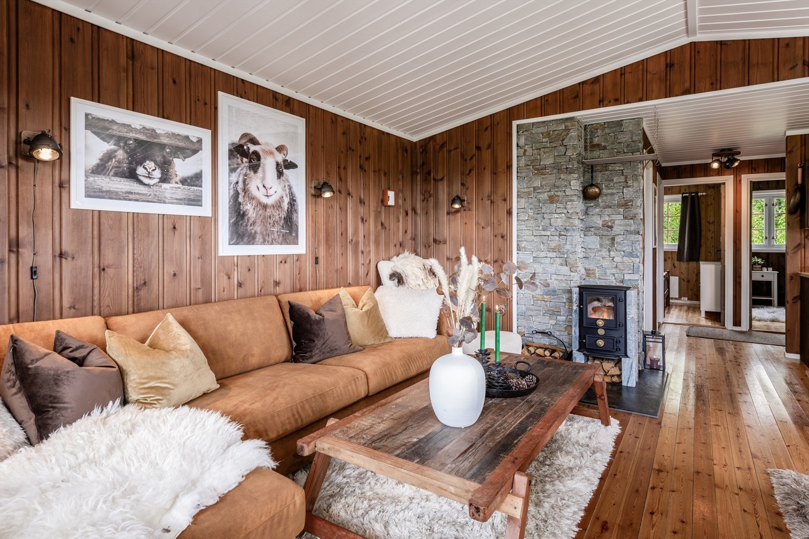 Vedovnen gir kos og god ekstra varme i den kalde årstida. Galleribilde