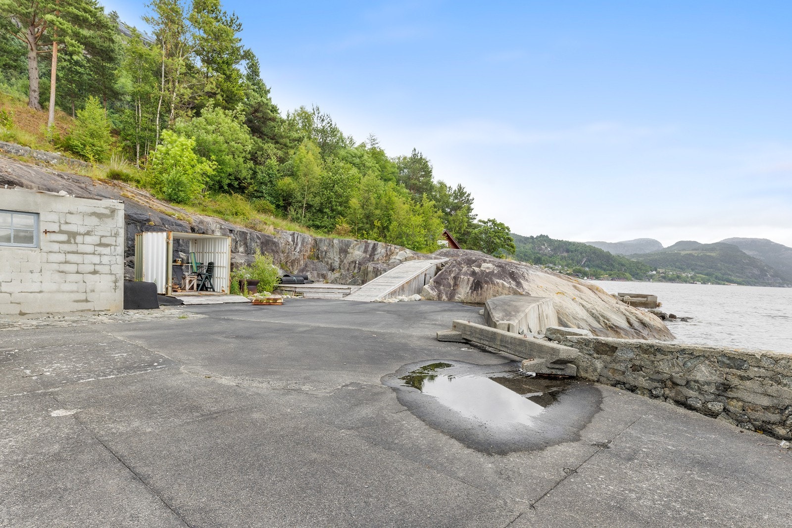 Eiendommen har en romslig tomt på 1374 m2. Galleribilde