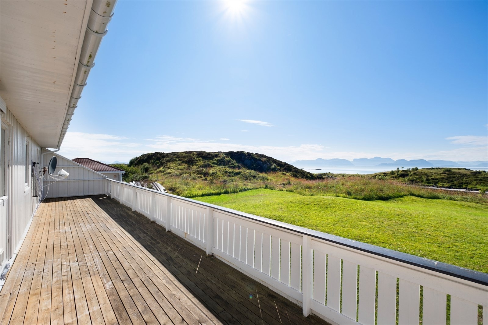 Sørvendt veranda på ca. 35 m² Galleribilde