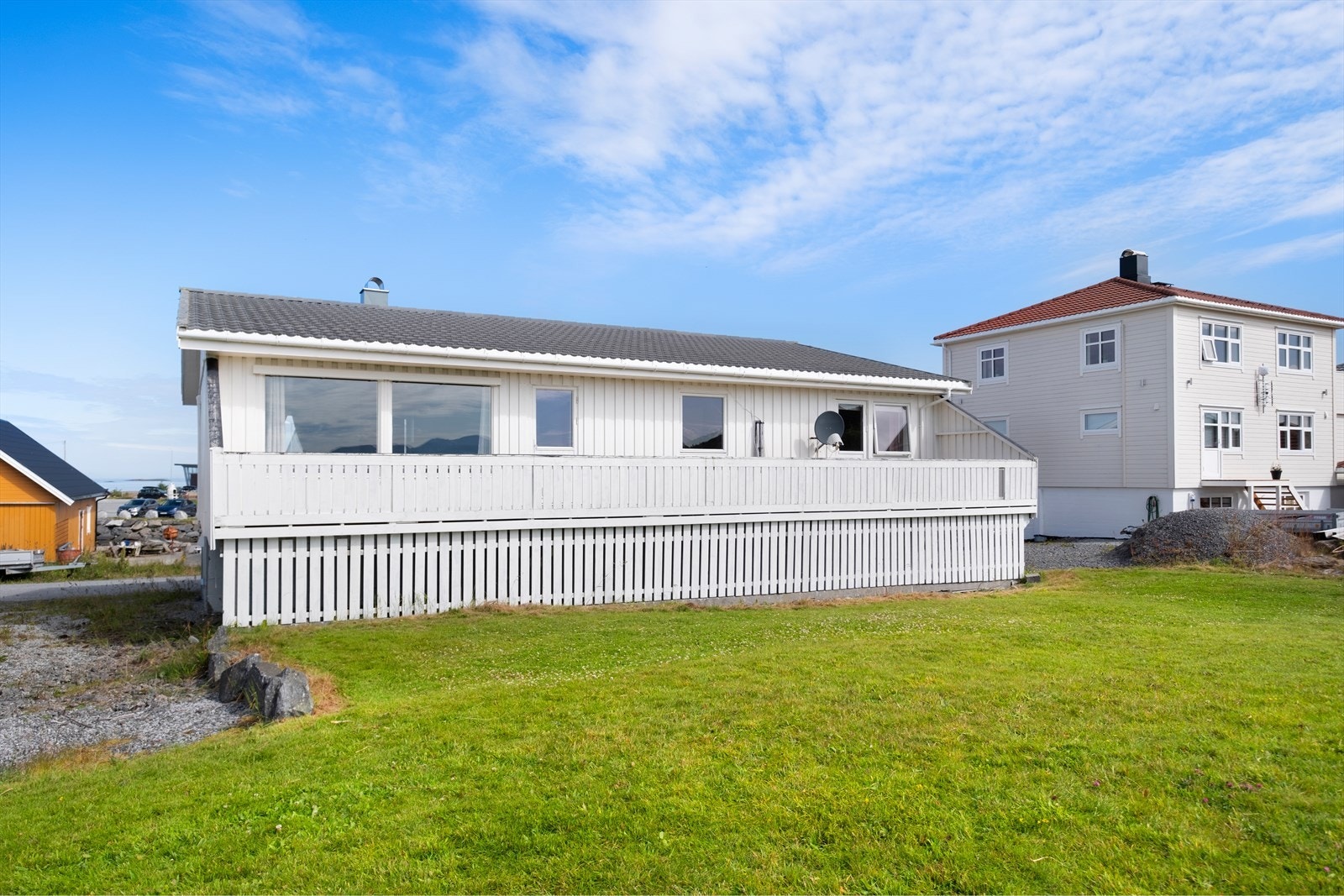 Eiendommen ligger sørvendt til i terrenget Galleribilde