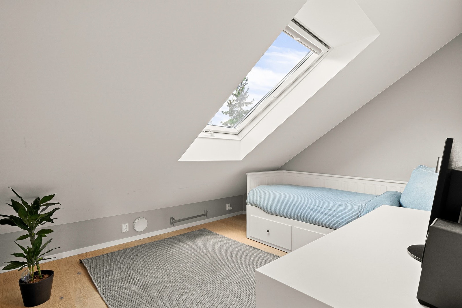 Soverom nr 4 er godt egnet som hjemmekontor Galleribilde