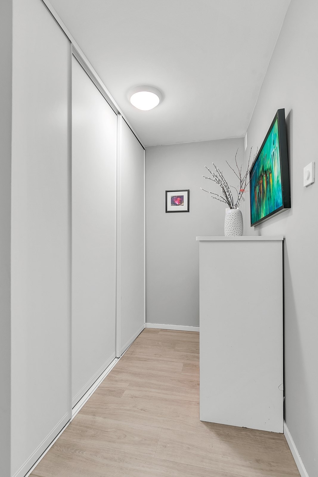 Garderobe Galleribilde