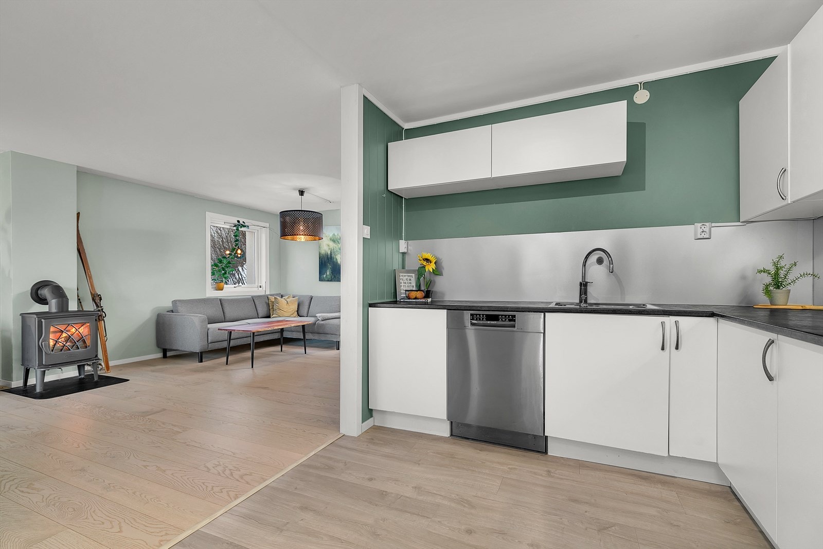 To nye overskap fra 2021 gir enda bedre plass til oppbevaring Galleribilde