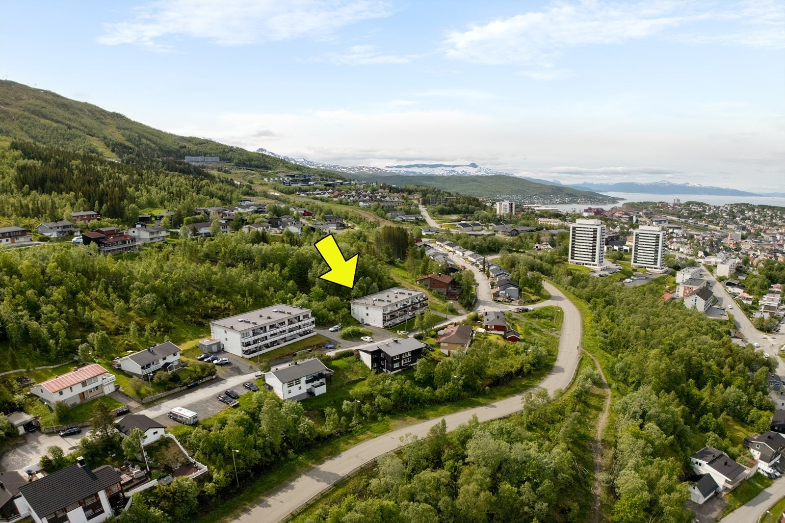 Eiendommen ligger i et populært og barnevennlig boligområde i Fossestua Galleribilde