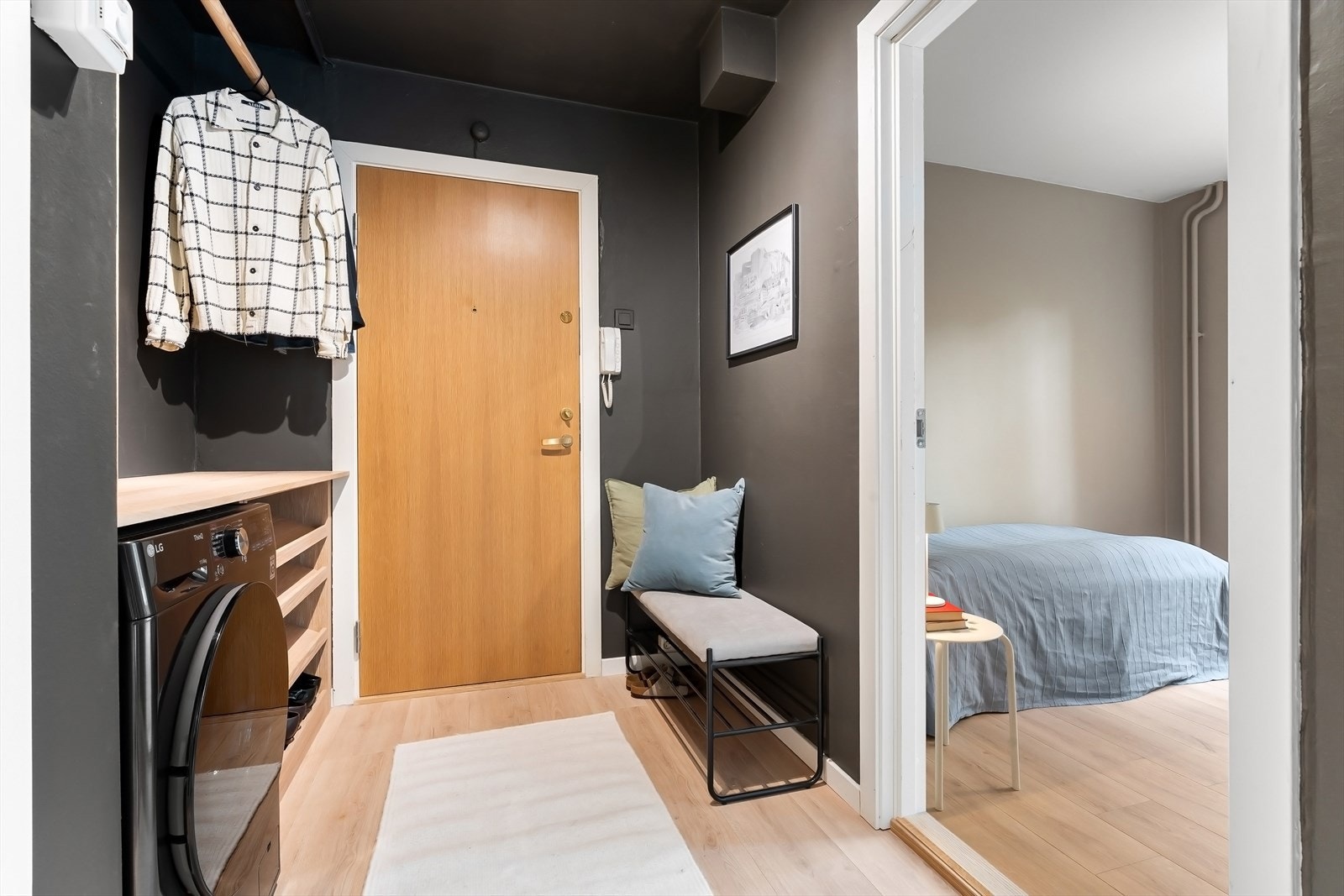 Soverom nr 2 inn fra entré. Galleribilde