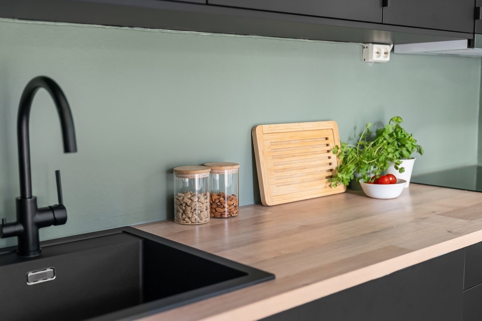 Benkeplate fra Systemkjøkken. Galleribilde