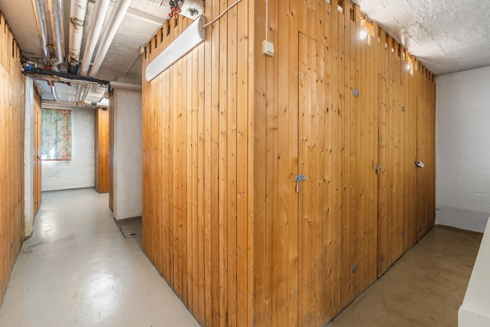 I tillegg disponeres kjellerbod/skap på ca. 1 kvm. Galleribilde