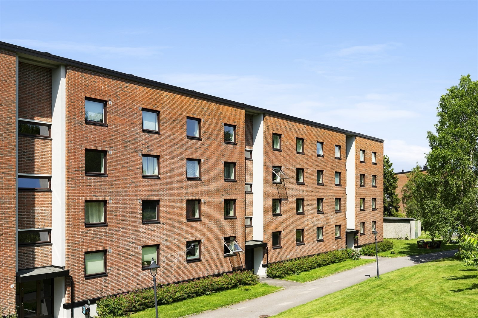 Leiligheten disponerer 3 eksterne boder. Galleribilde