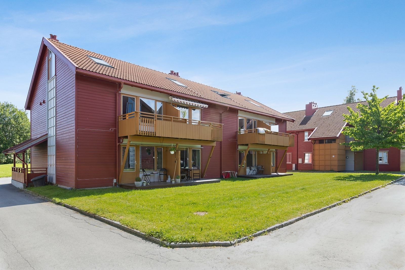 Rolig og fredelig nabolag med lite trafikk og god atmosfære. Galleribilde