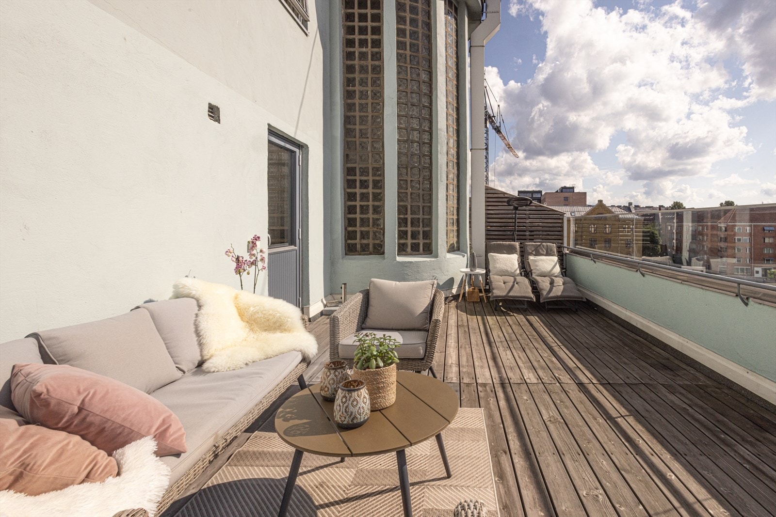 Velkommen til Sørkedalsveien 5A - En sjelden mulighet med en stor privat og solrik terrasse midt på Majorstuen! Galleribilde