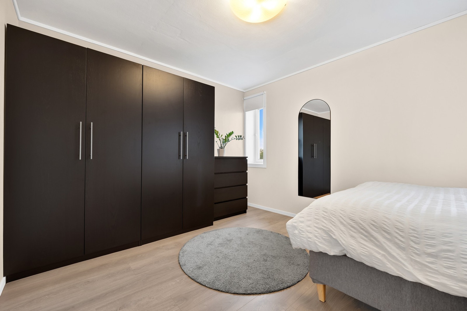 ...og rikelig med garderobeløsninger! Galleribilde