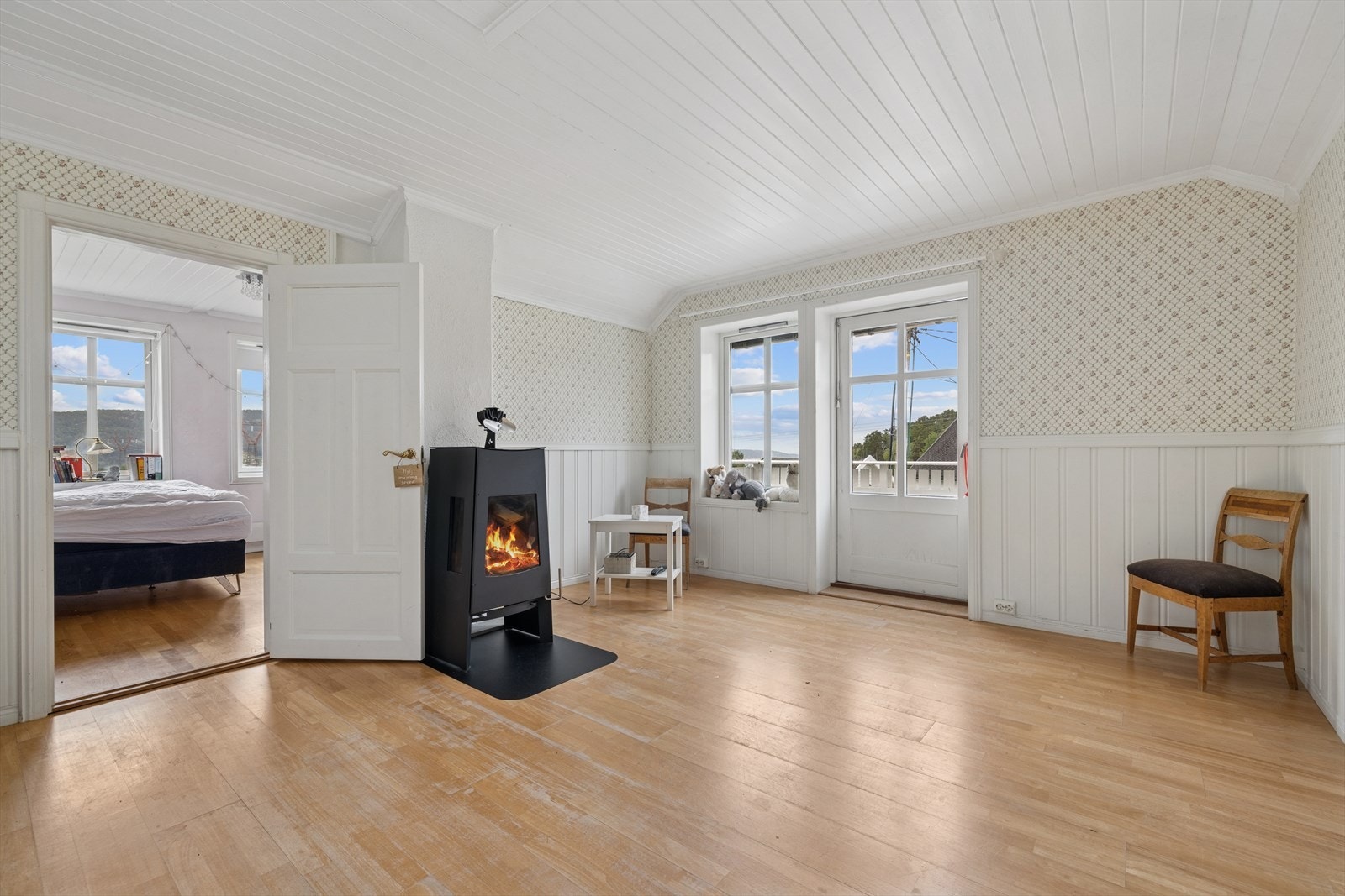 Fra stuen/soverommet er det tilgang til soverom nr. 3 Galleribilde