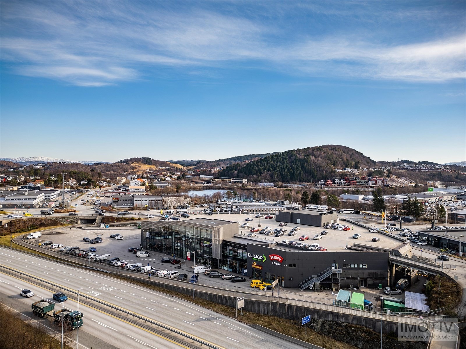 - 5 minutters kjøring til Gullgruven senter - Galleribilde